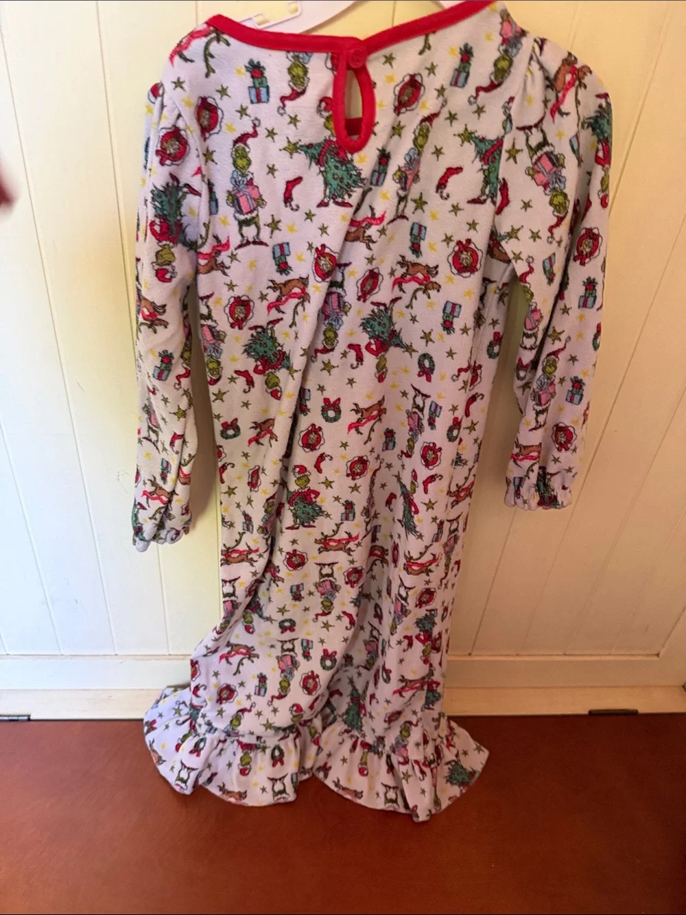 Dr. Seuss white nightgown with the grinch